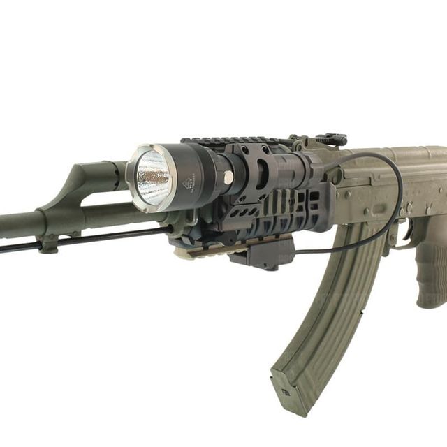 Крепление для фонаря на оружие RM81